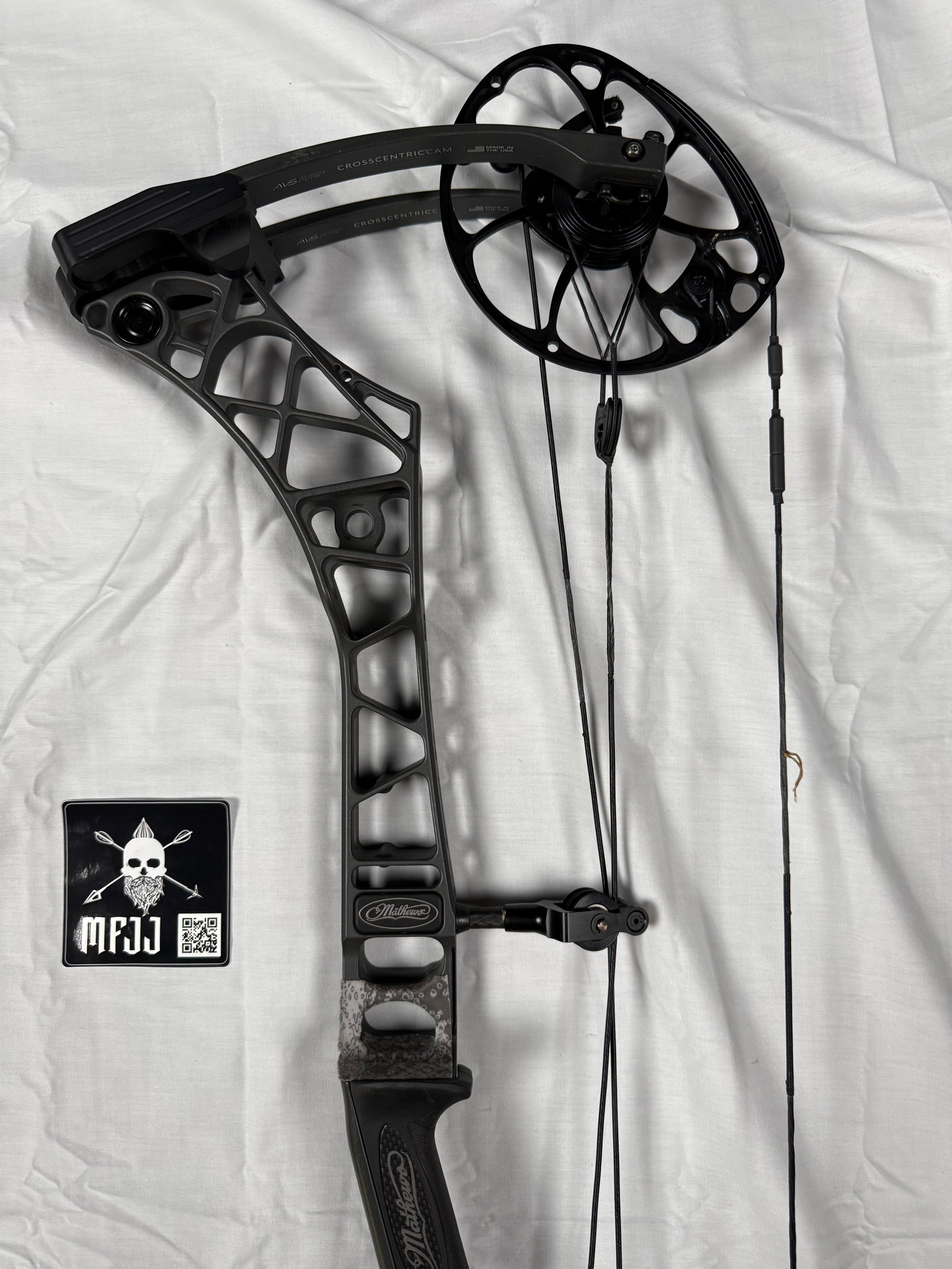 MATHEWS VXR 28 - RH/STONE/75# - #MVXR28RS75 - 1 USED BOW!!!