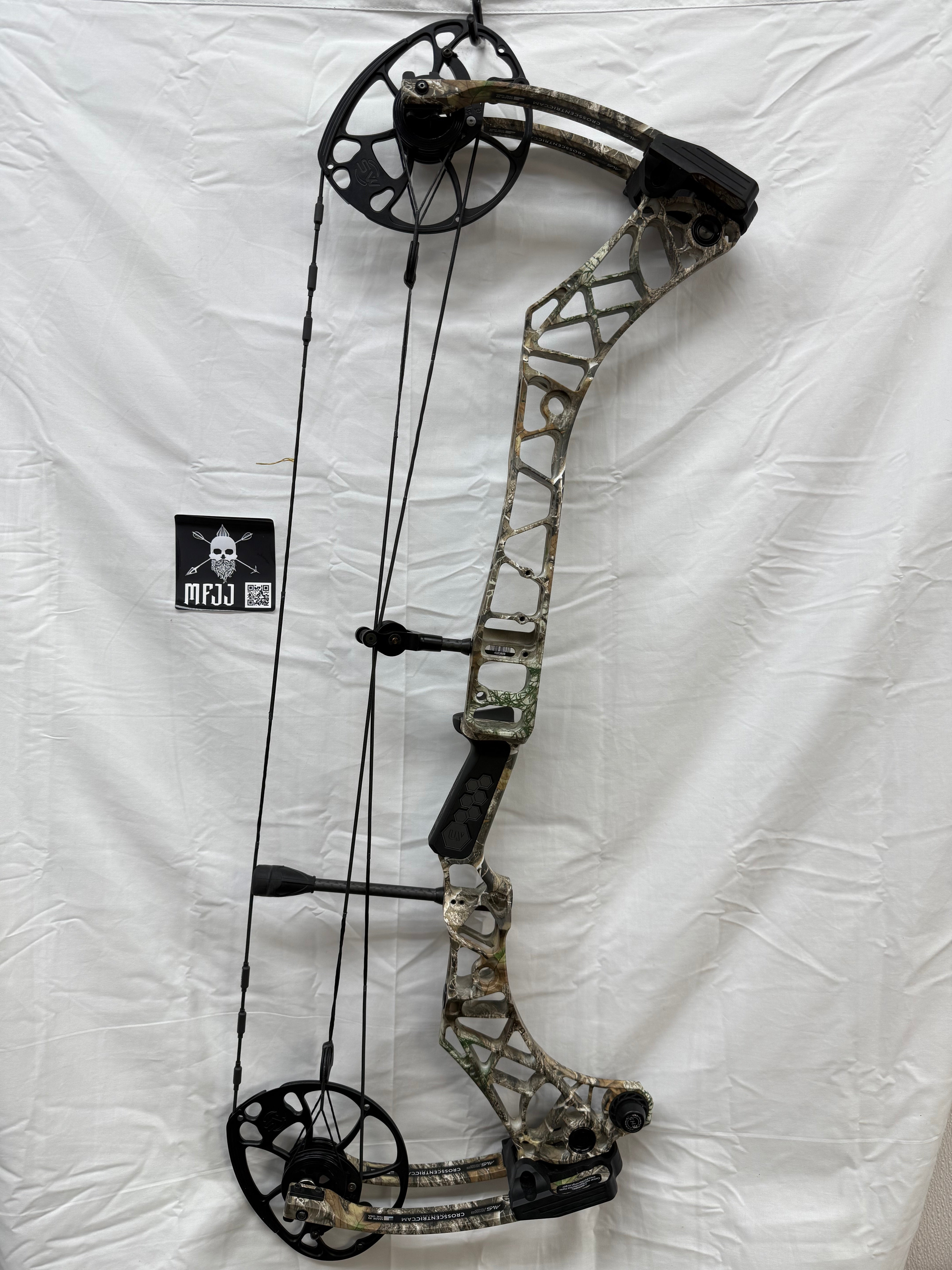 MATHEWS VXR 31.5 - RH/REALTREE/75# - #MVXR315RHRT75 - 1 USED BOW!!!