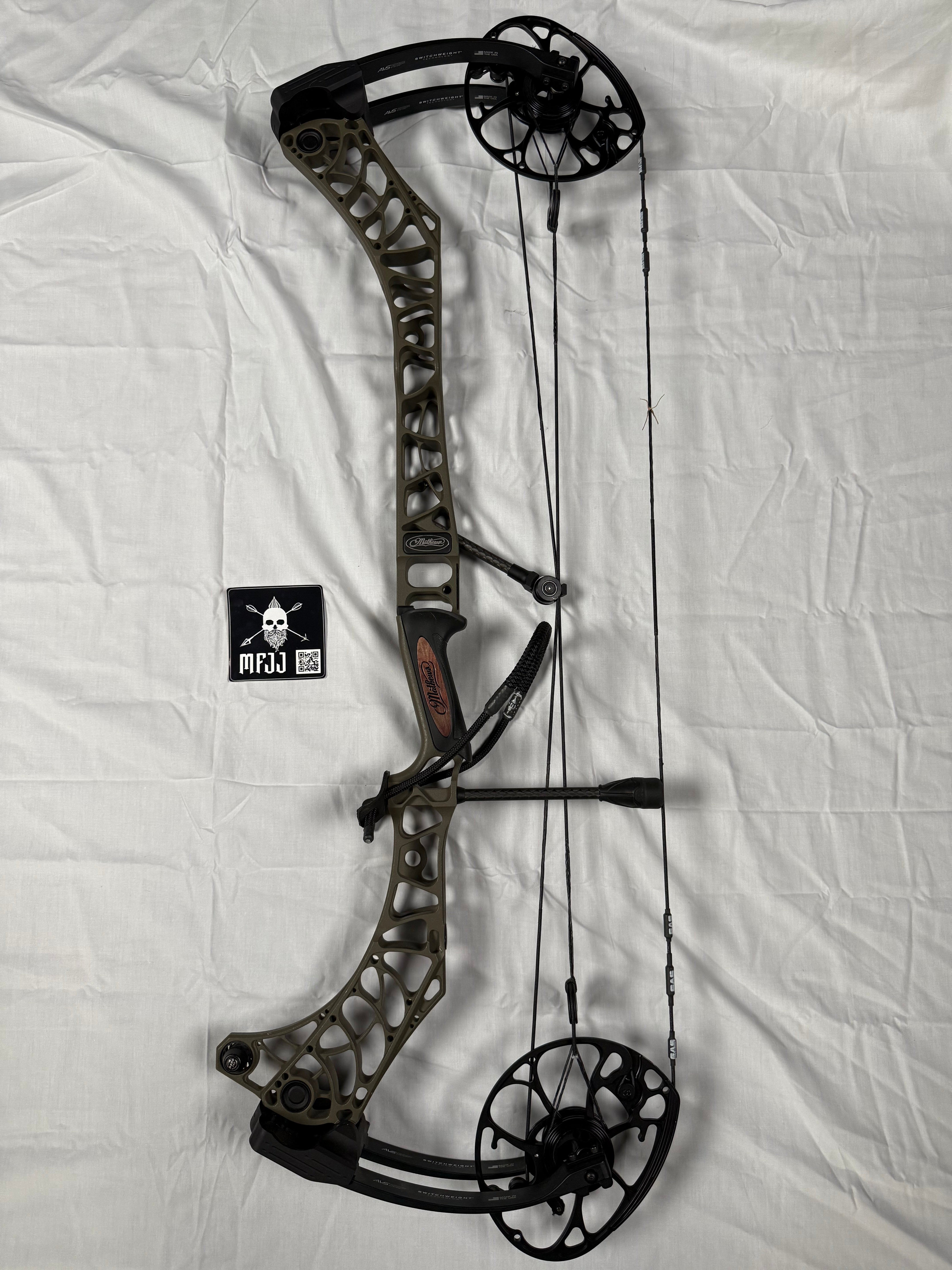 MATHEWS V3X 33 - RH/AMBUSH-BLACK/60-75# - #MV3X33RAB75 - 1 USED BOW!!!