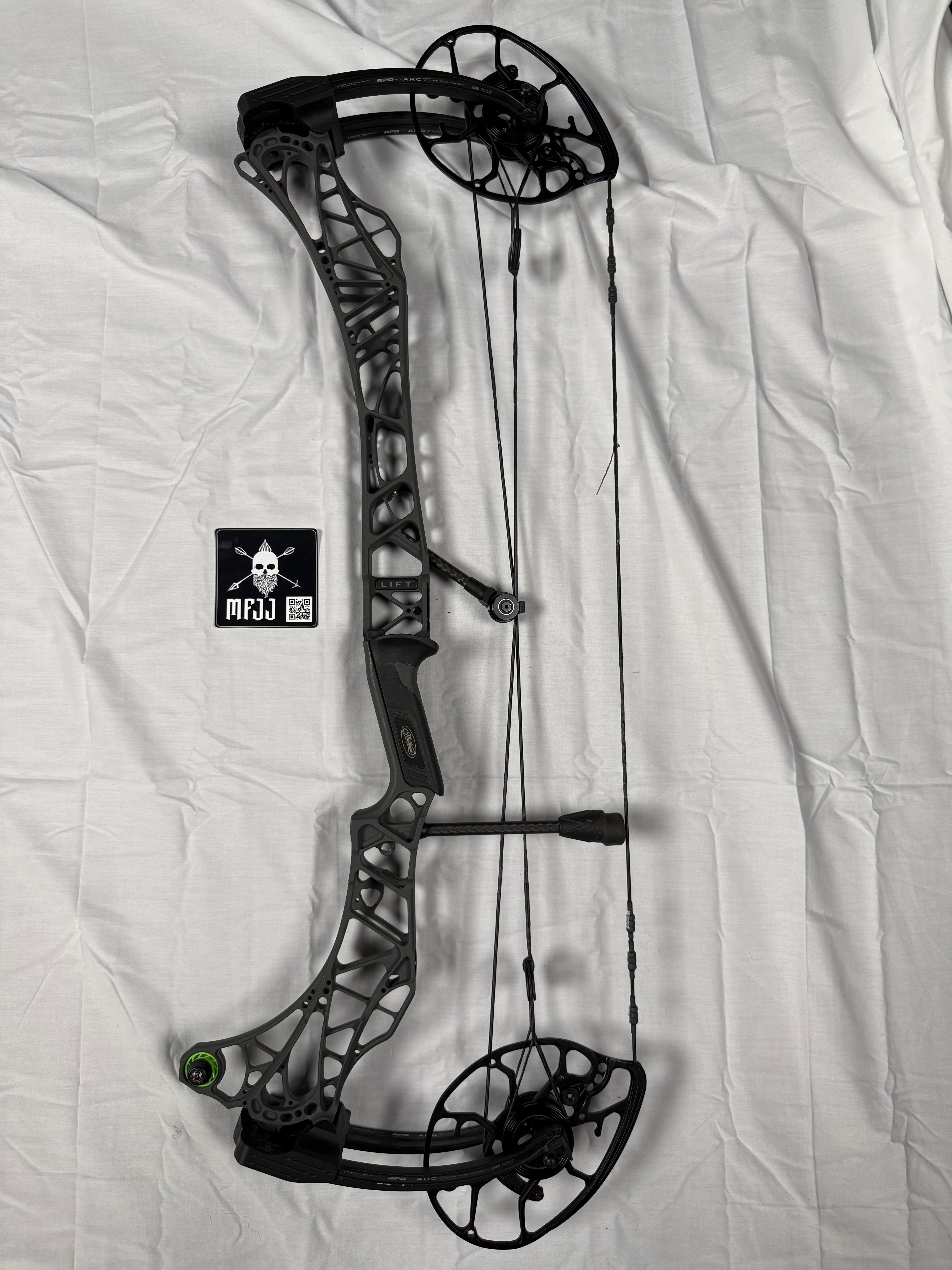 MATHEWS LIFT X 29.5 - RH/SHALE-BLACK/80 - MLXRH295SB80-1 - USED BOW!!!