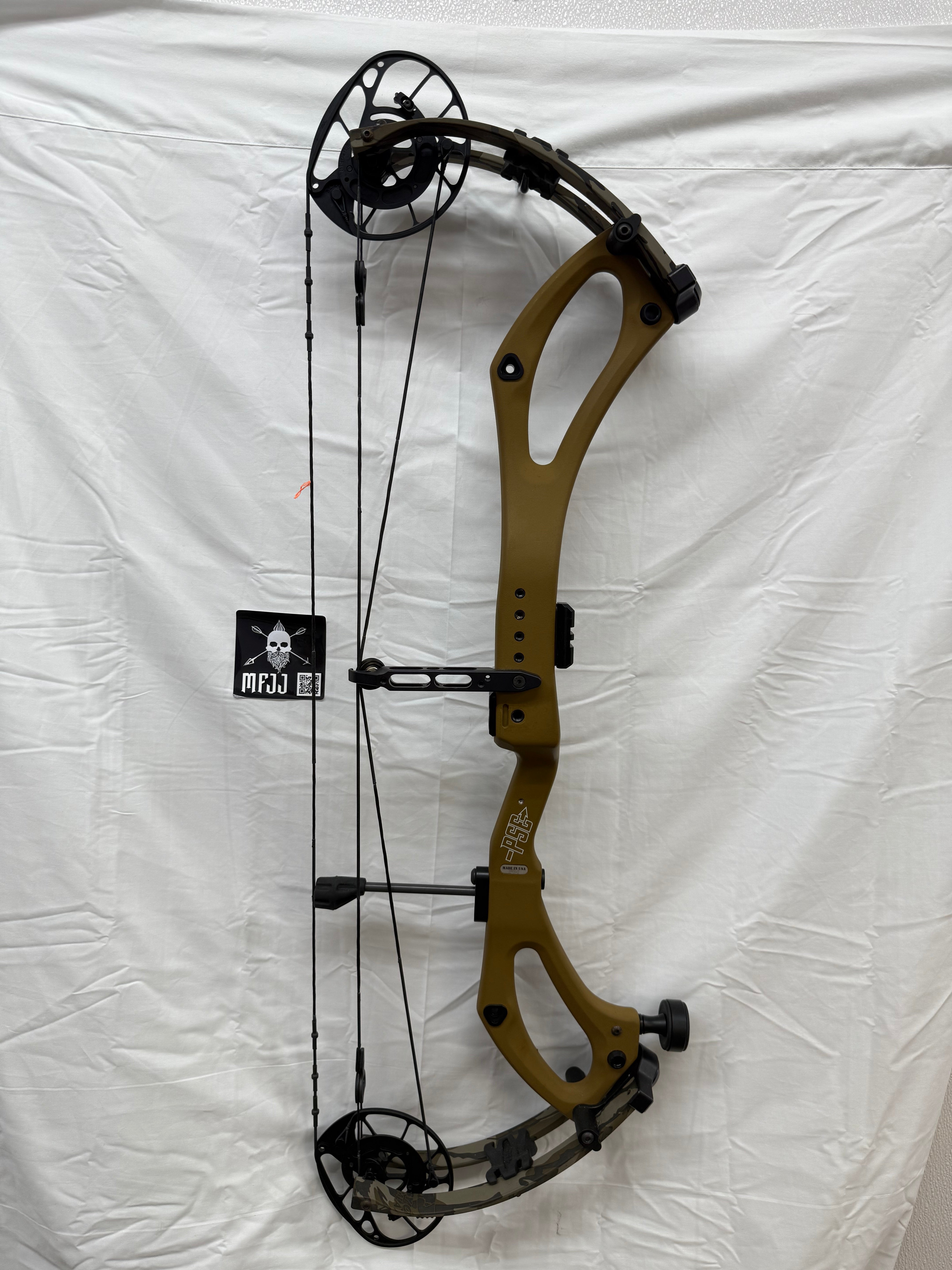 PSE MACH 33 DS - RH/CLAY BROWN-BOTTOMLAND/70 - #PM33CBB70 - 1 - USED BOW!!!
